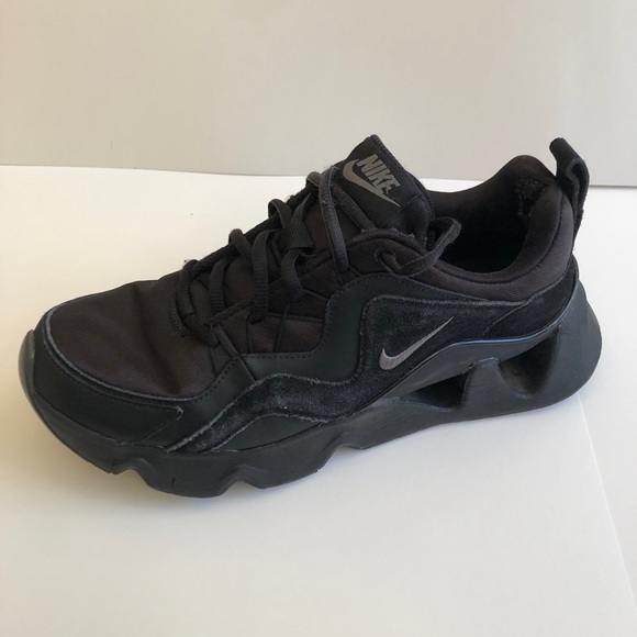 Nike Shoes - Nike womens Ryz 365 size 8.5